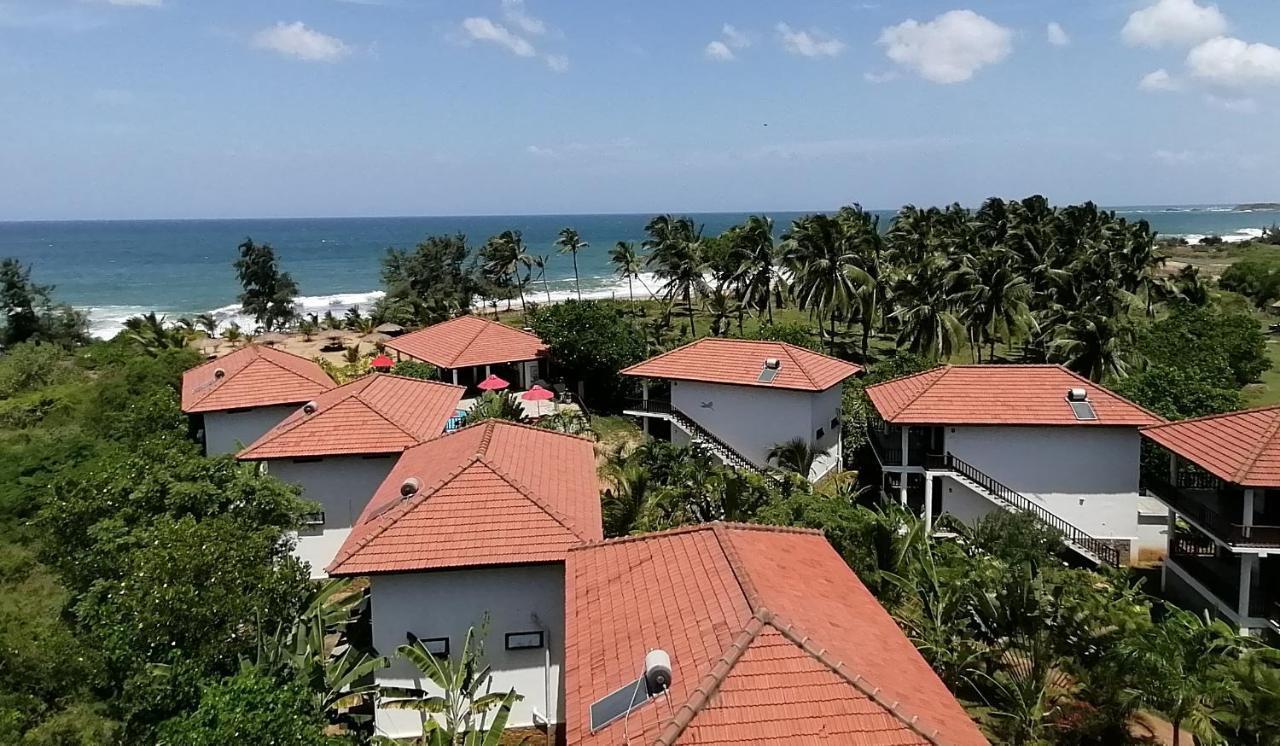 Ladja Beach Resort Ambalantota Extérieur photo